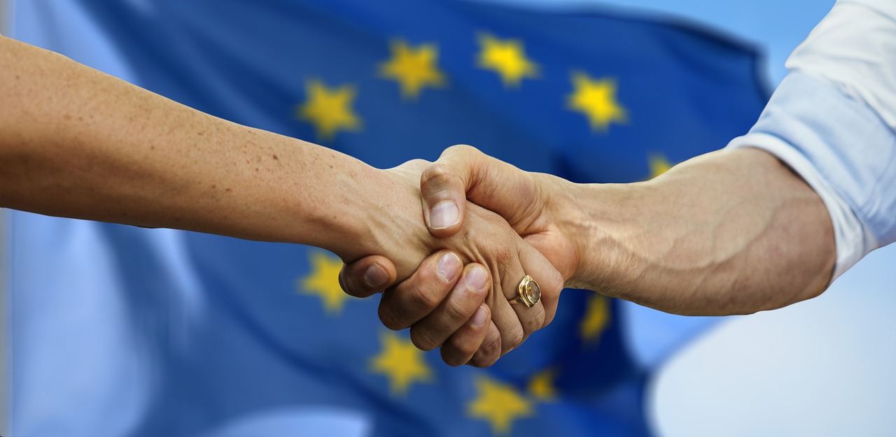 europe, hands, friendship-3351498.jpg